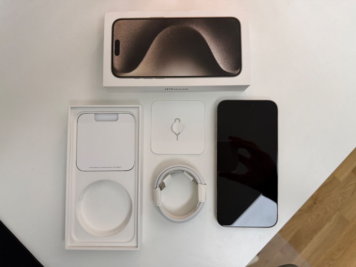 Apple Telefoni cellulari / Smartphones: Apple iPhone 15 Pro Max 512 GB Natural Titanium – Usato da Uster venduto da discus01 1