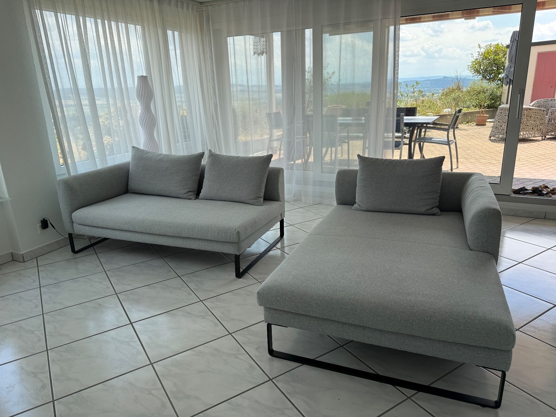Divani: Graues Stoffsofa – Usato da Grenchen venduto da BuyingandSelling 2