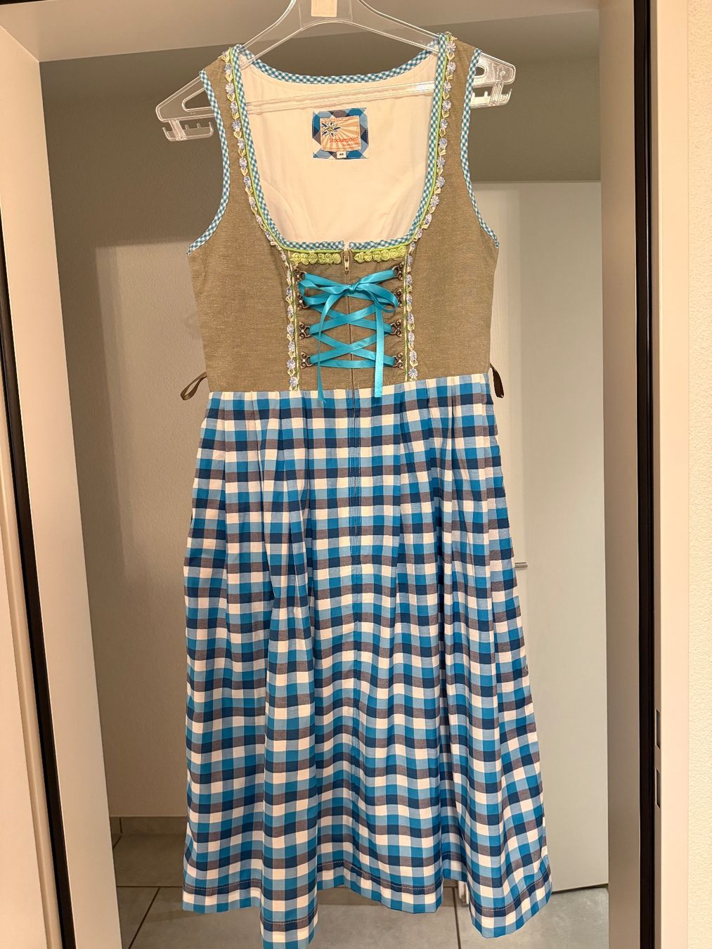 Kleider: Dirndl von Stockerpoint – Gebraucht aus Riehen von Guefeli0 1