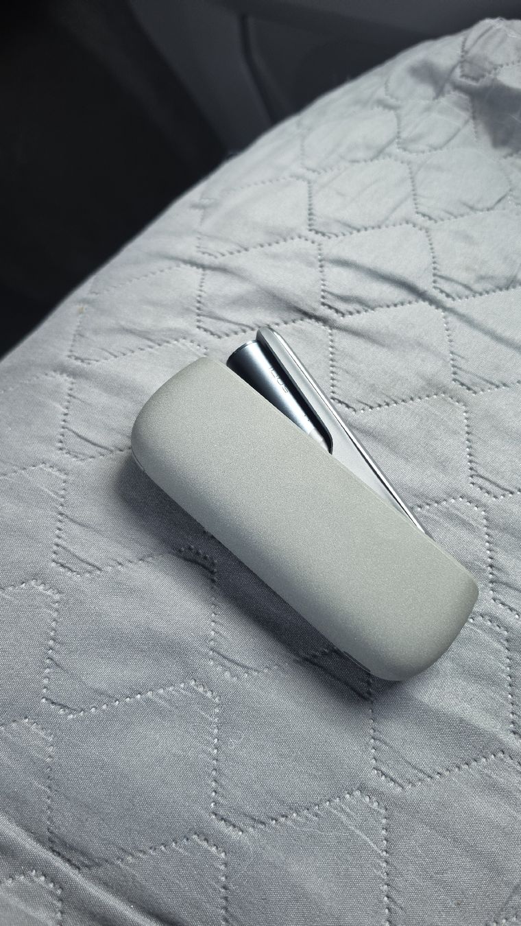 Iqos Altri Prodotti per fumatori: IQOS ILUMA – Usato da Spreitenbach venduto da dej_cqg7 2