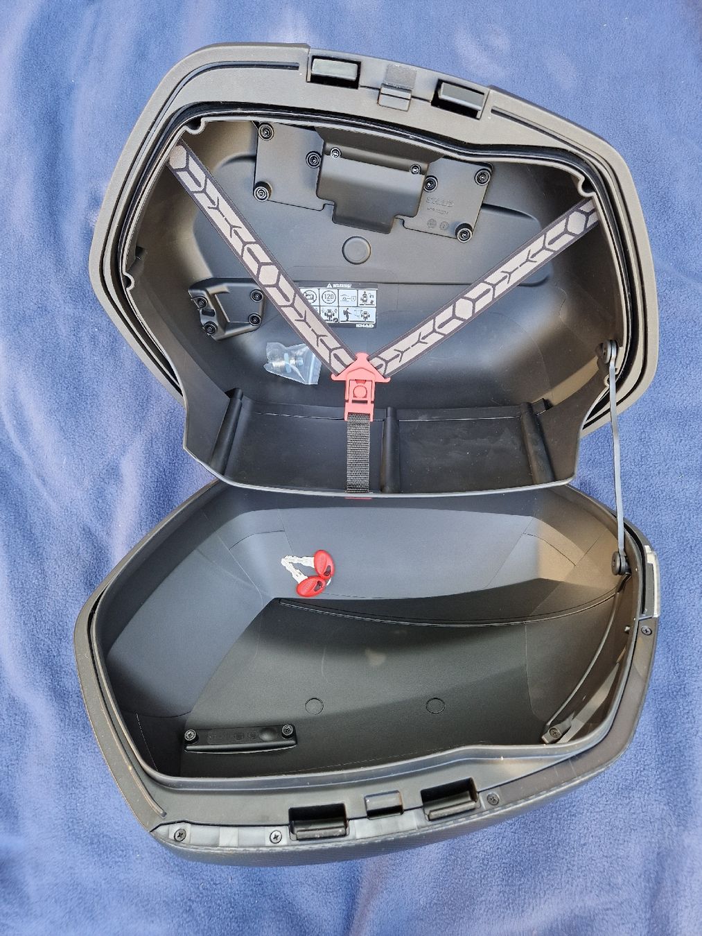 Valises de voyage: Koffer-Set mit Seitenkoffer und Top case  – Neuf (Voir description) à Weisslingen par bp-71 3