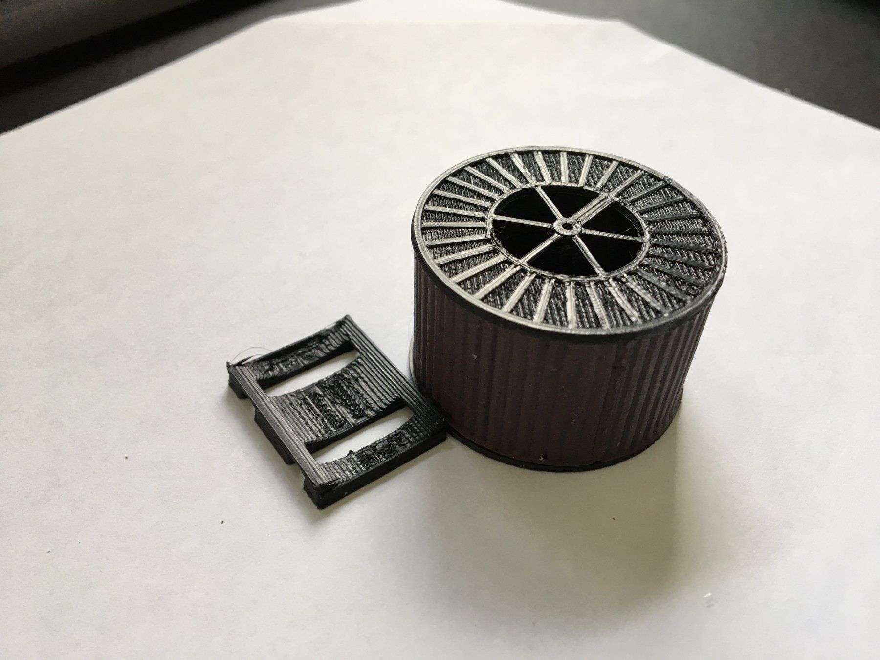 Modelleisenbahnen: Kabelrolle 2 t  40x25 mm – Neu (gemäss Beschreibung) aus Gaechlingen von Robinson1 2