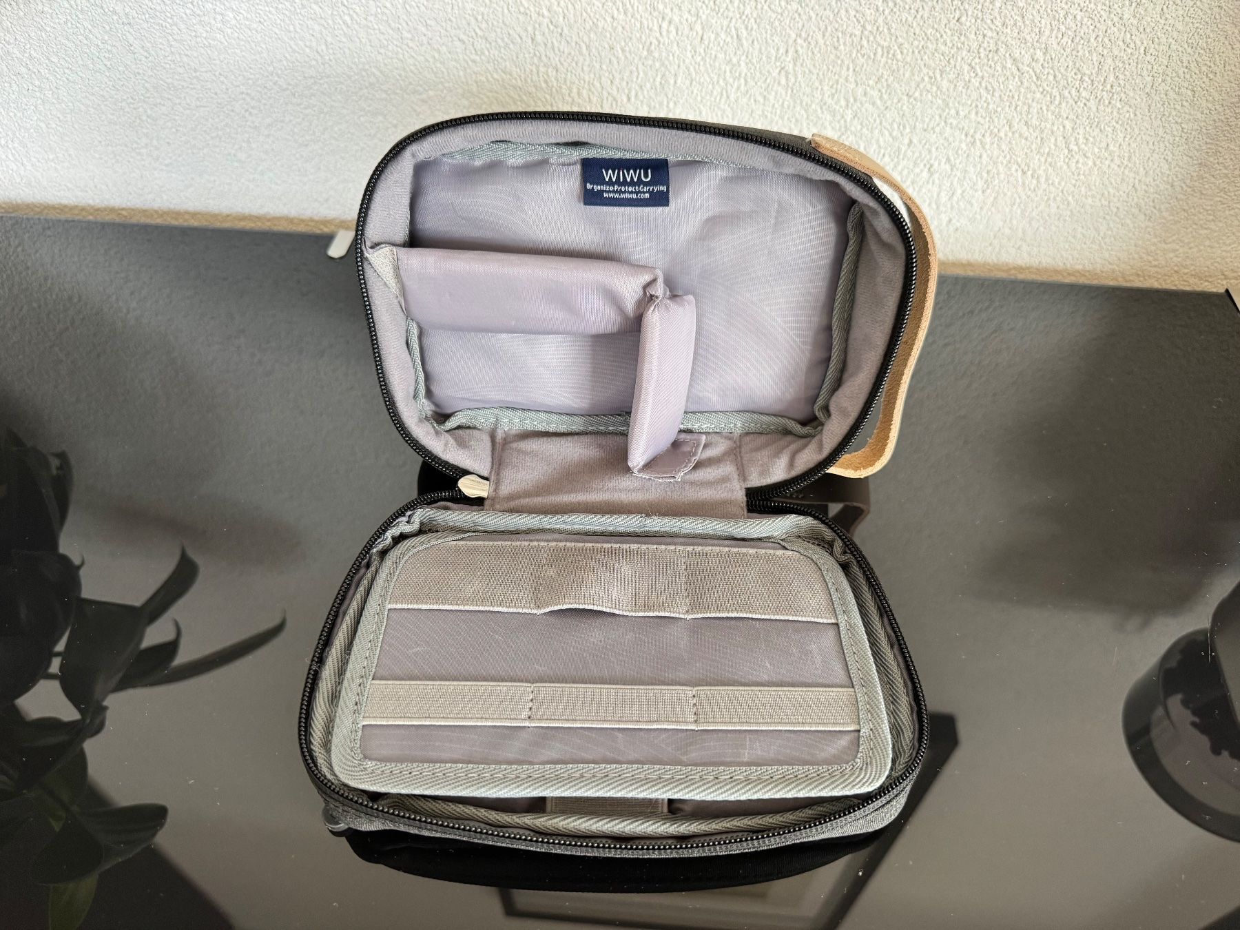 Borse: Wiwi Universal Phone Organizer – Usato da Löhningen venduto da santafe06 1