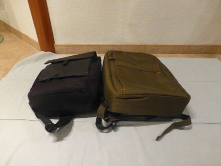 zwei Rucksäcke Unisex