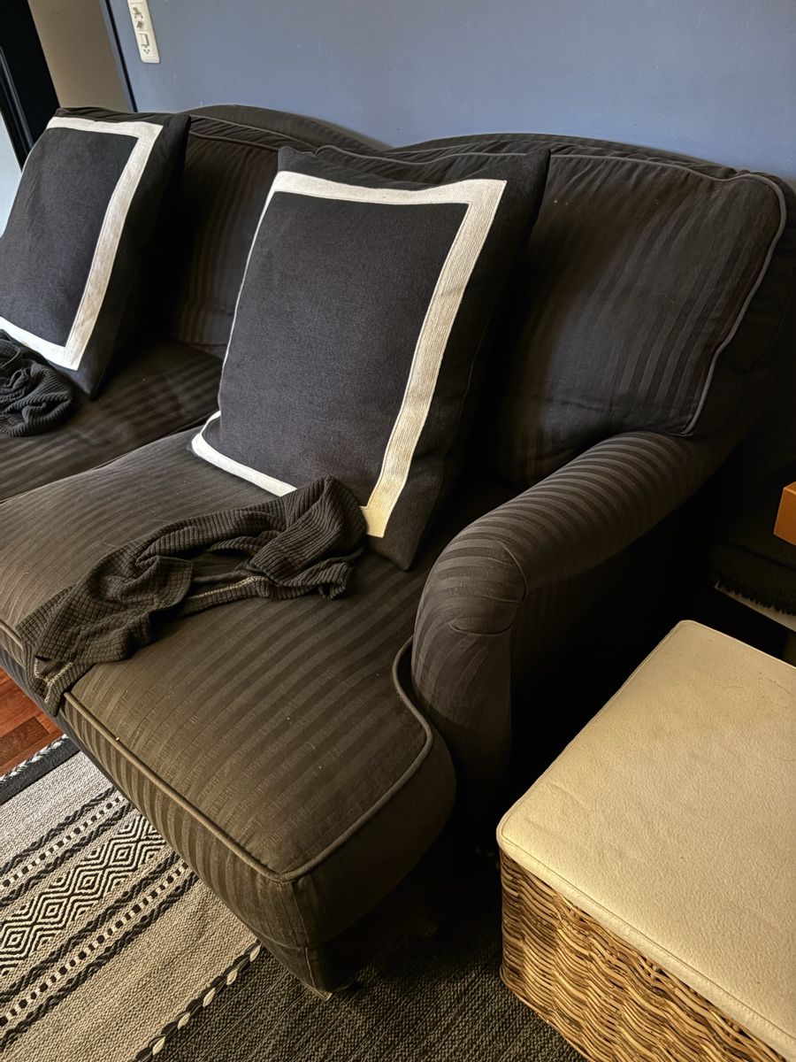 Divani: Edles Englisches Sofa schwarz – Usato da Zürich venduto da Nick345