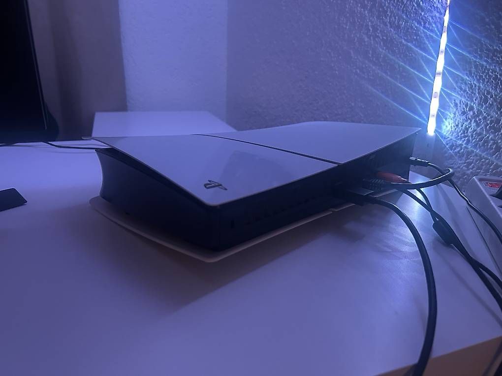 Console: PlayStation 5 Digital Edition – Usato da Chézard-St-Martin venduto da une_6klk 3