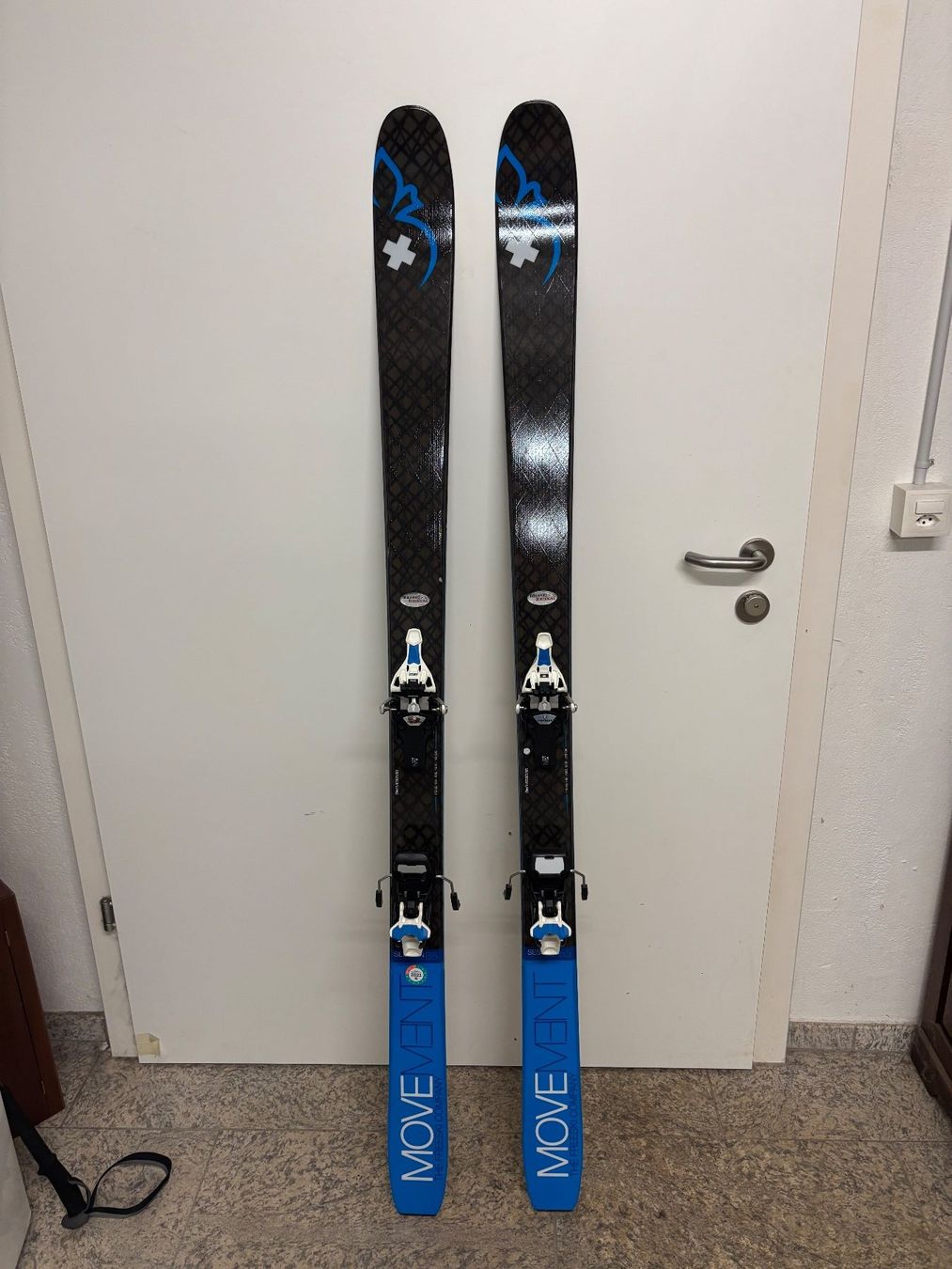 Movement Skis: Movement Ski, 169cm, Walk and Skii mit Fellen – Neu (gemäss Beschreibung) aus Oberbuchsiten von annaxlunax