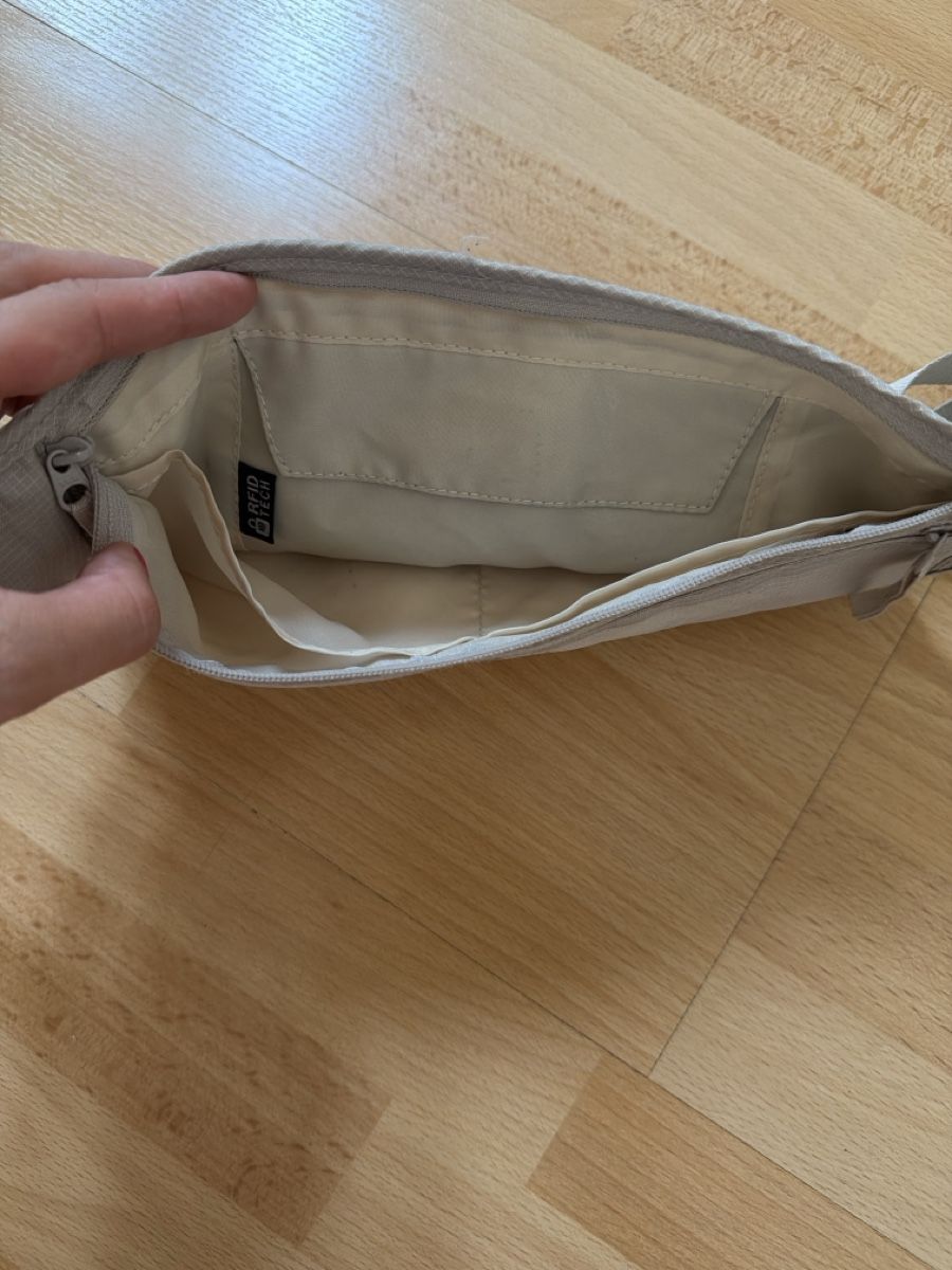 Taschen: Flight RFID Money Belt - Light Hike – Gebraucht aus Zürich von Rochfordevelyn 2