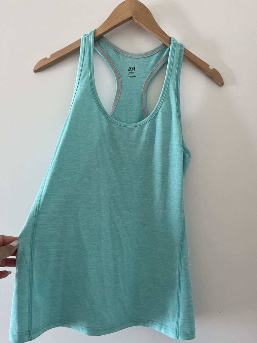 H&M Tops: Damen Tanktop hellblau  – D'occasion à Allschwil par MaloseS08 1