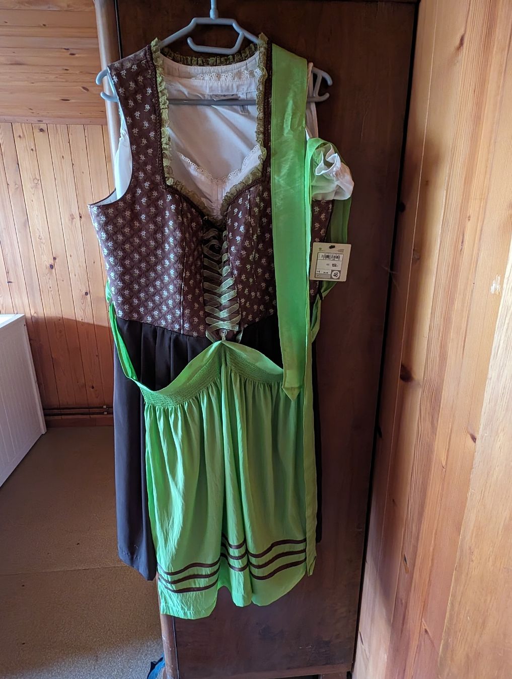 Vestiti: Dirndl – Nuovo (secondo la descrizione) da Hasle LU venduto da Ragu01