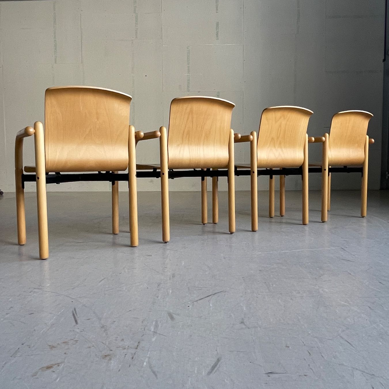 Dietiker Sedie: 4er Set 1980er Beizenstühle von Thonet – Usato da Bern venduto da Modern-Era 6