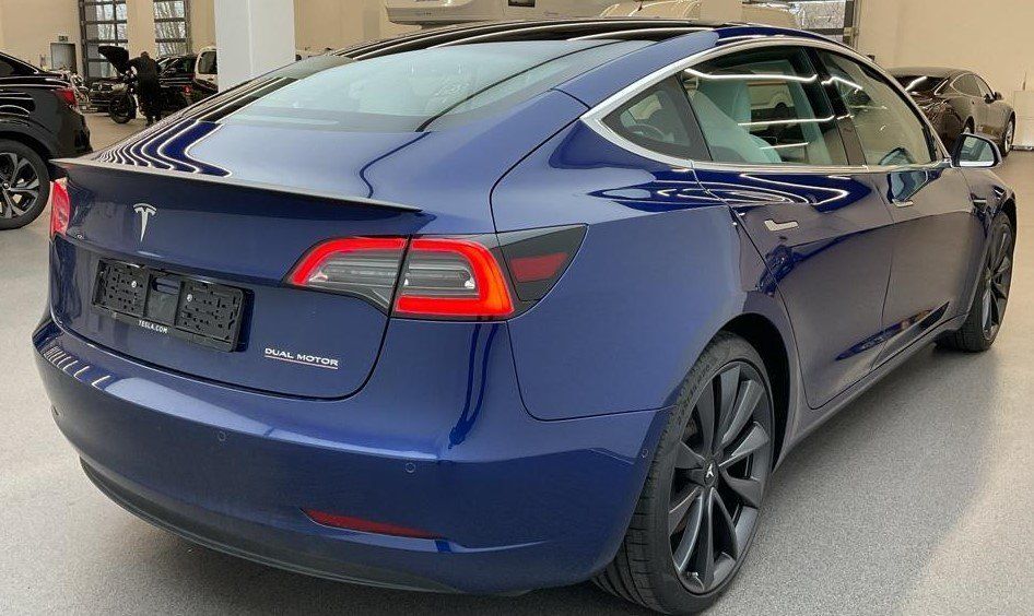 Tesla Automobili: TESLA Model 3 Performance Dual Motor AWD, 513 PS – Usato da Walenstadt venduto da Wohnmobil123 2