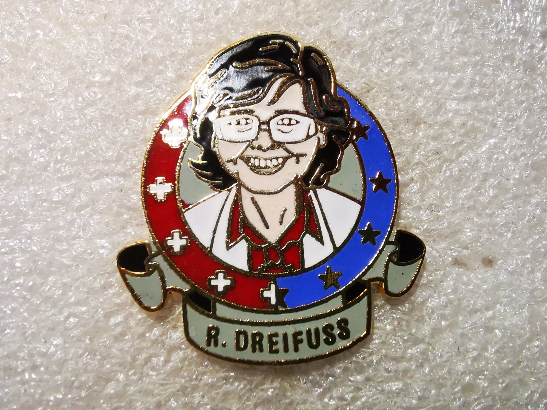 Plaketten & Abzeichen: Ansteckpin 62: Bundesrat Ruth Dreifuss – Gebraucht aus Oppligen von Pin-Fall-Shop