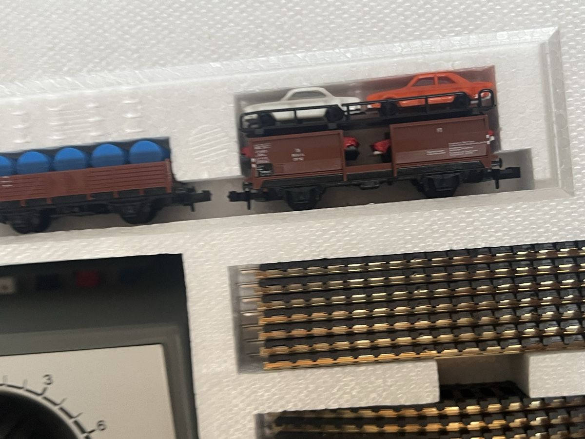 Trix Modelleisenbahnen: Minitrix Master-Set Eisenbahn Züge und Gleise mit Trafo – Gebraucht aus Basel von bellespirit 1