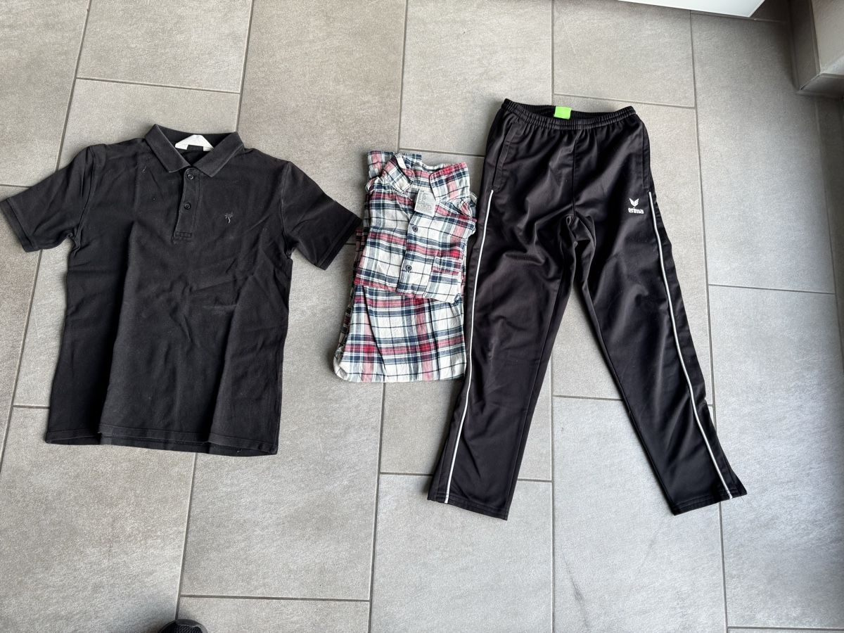 Lotti & Set di vestiti: Kleiderpaket 140/146 – Usato da Glattfelden venduto da Gloeckchen
