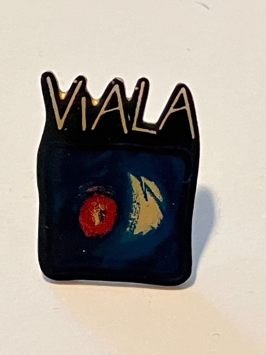Placchette & Badge: 1 Pin Viala – Usato da Basel venduto da djwwpp