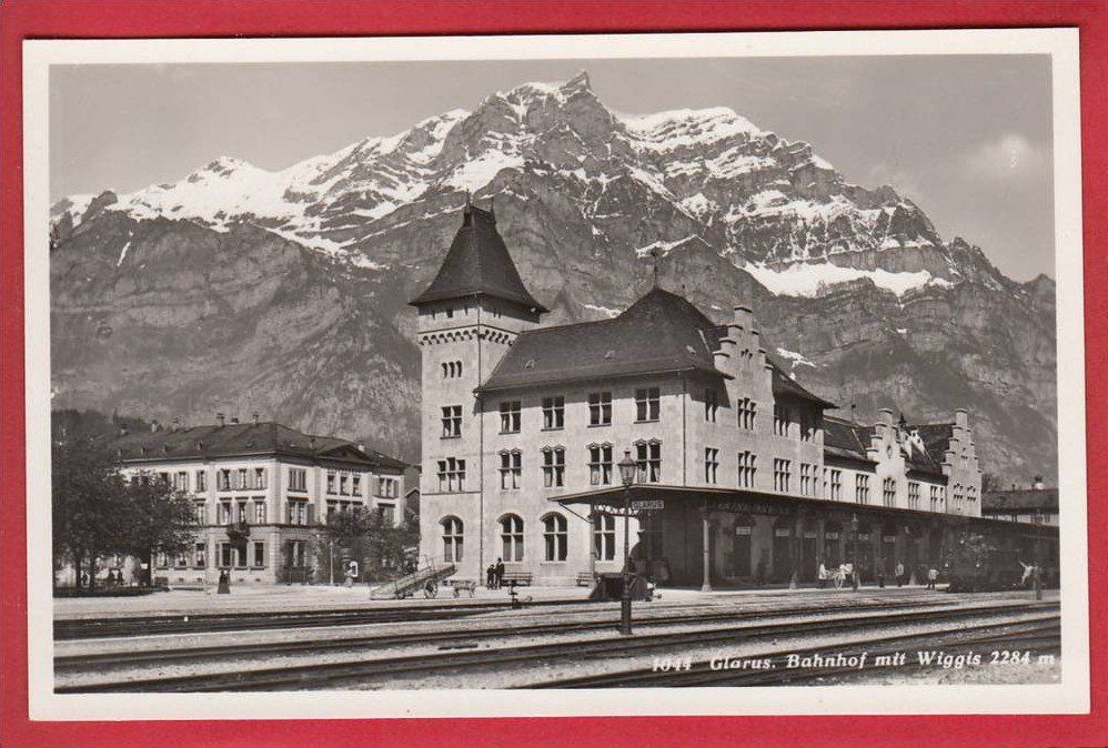 Ansichtskarten: GLARUS BAHNHOF – Gebraucht aus Grüningen von Kartenlaube