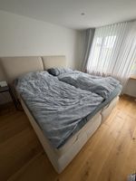 Elektrisches Boxspringbett beige mit Fernbedienung