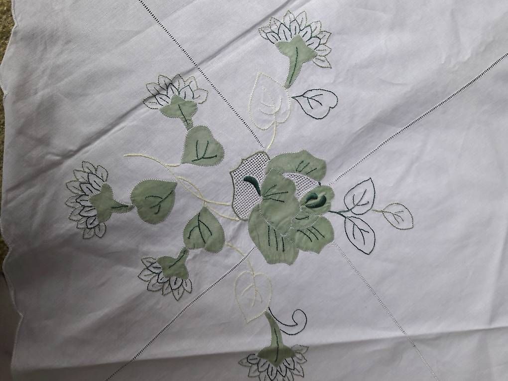 Tessuti: Nappe de table ronde brodée – Usato da Lutry venduto da mig_w7wf 2