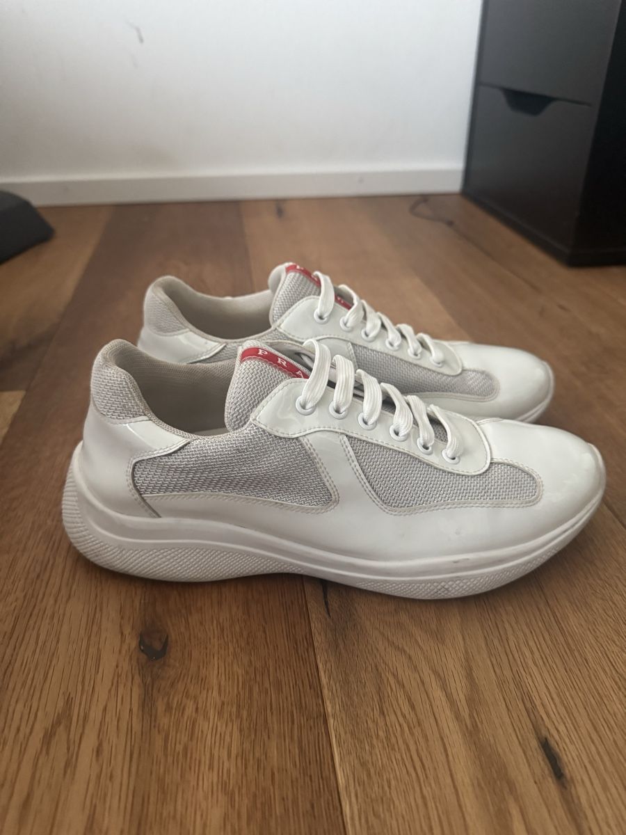 Prada Herrenschuhe: Weisse Prada Cups getragen – Gebraucht aus Rapperswil SG von dia_p6d7