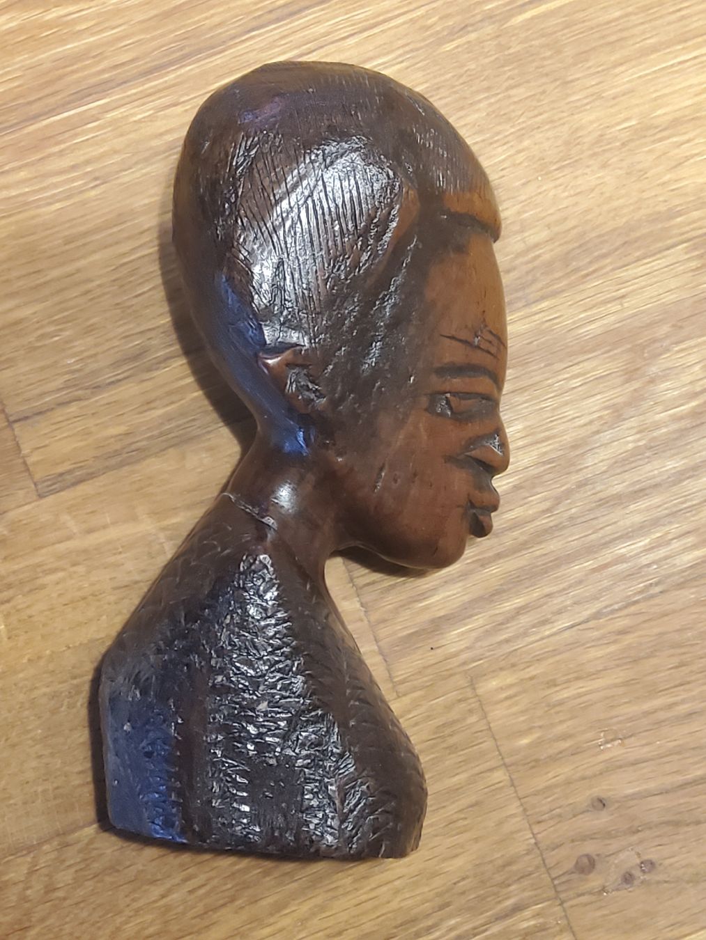 Statuette: Afrikanische Holzfigur – Usato da Bauma venduto da Sun1973 2