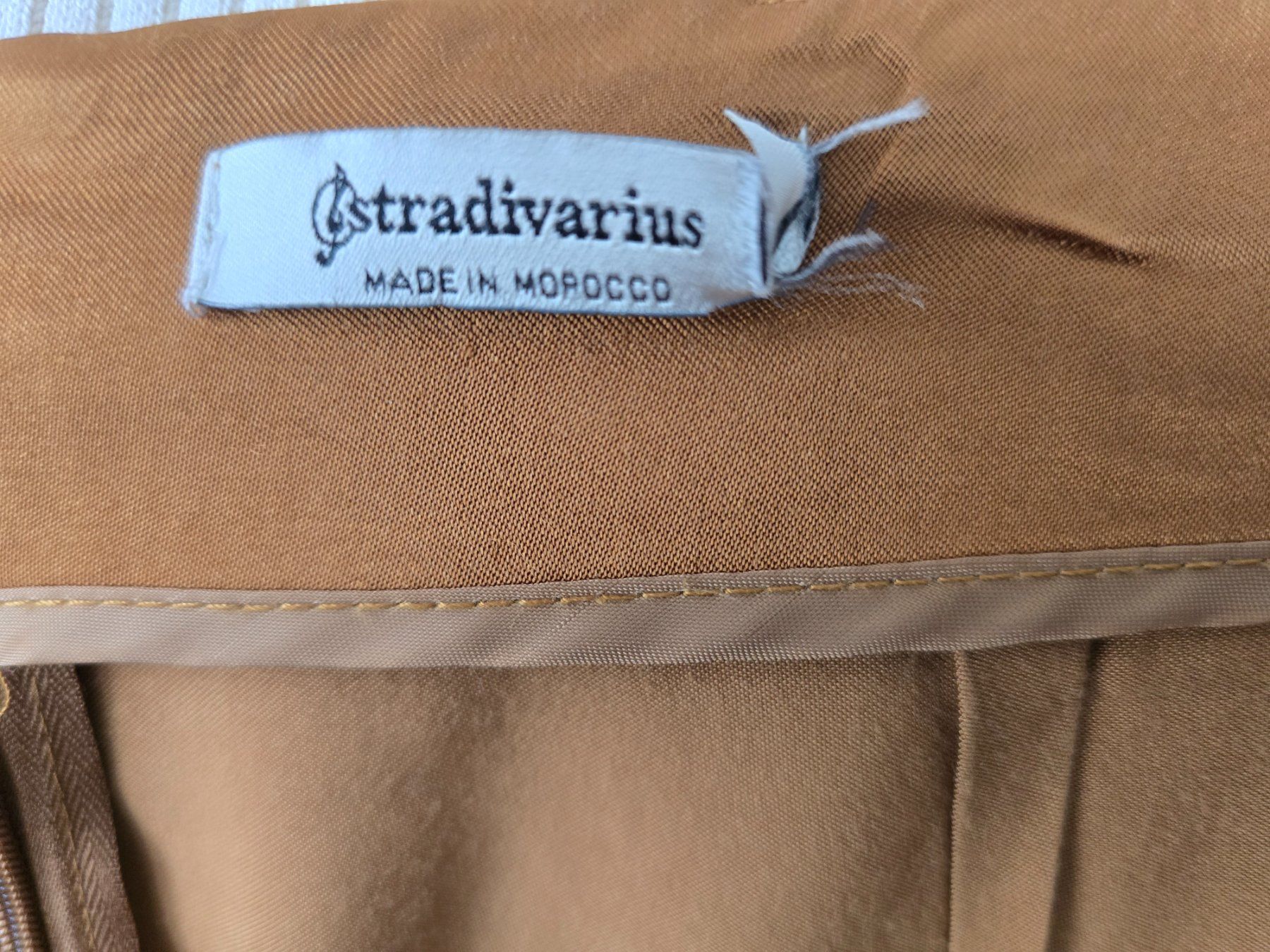 Stradivarius Röcke: Jupe satinée Stadivarius T-S – Neu (gemäss Beschreibung) aus Les Verrières von kitel79 9