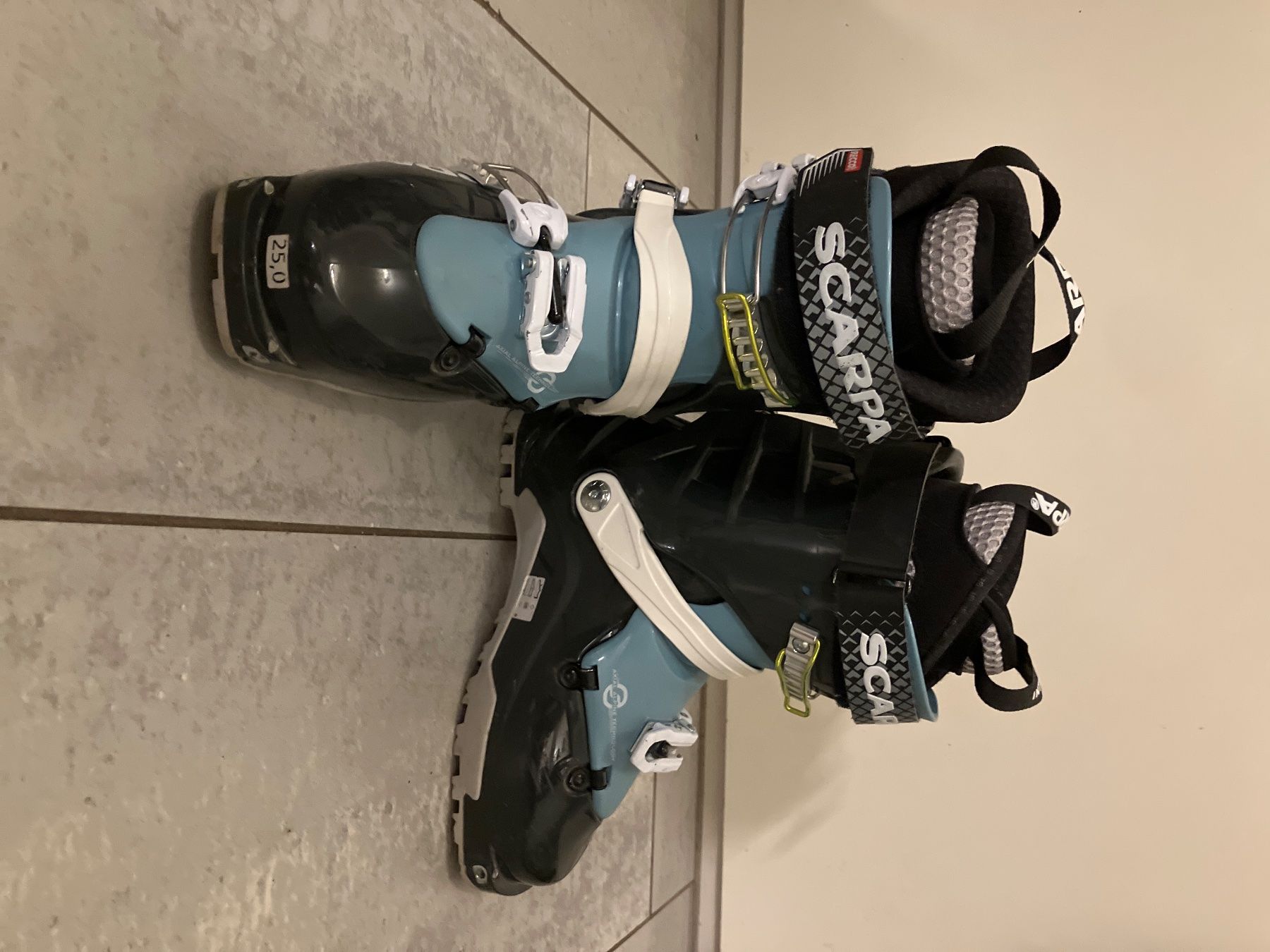 Scarpa Scarpe da donna: Scarpa Magic W Skitourenschuh – Usato da Richterswil venduto da isa_sxj2