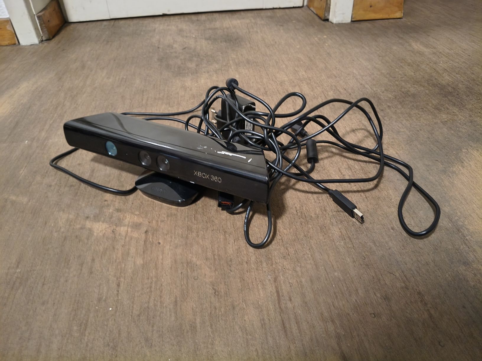Microsoft Controller: Xbox 360 Kinect Sensor with cables used – Gebraucht aus Zürich von TrainLine 1