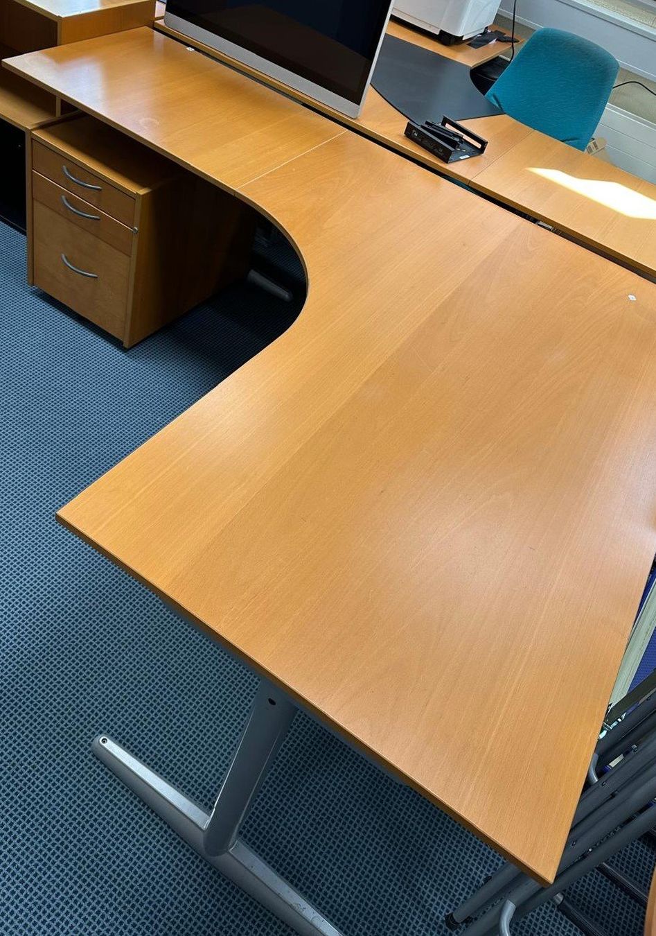 Scrivanie: Eckschreibtisch / Bürotisch – Usato da Rüti ZH venduto da Inovis_AG 2