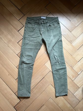 BERSHKA - Jeans khakigrün S