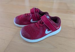 Nike Kinderschuhe rot mit Klettverschluss, Gr. 23,5 (13 cm)