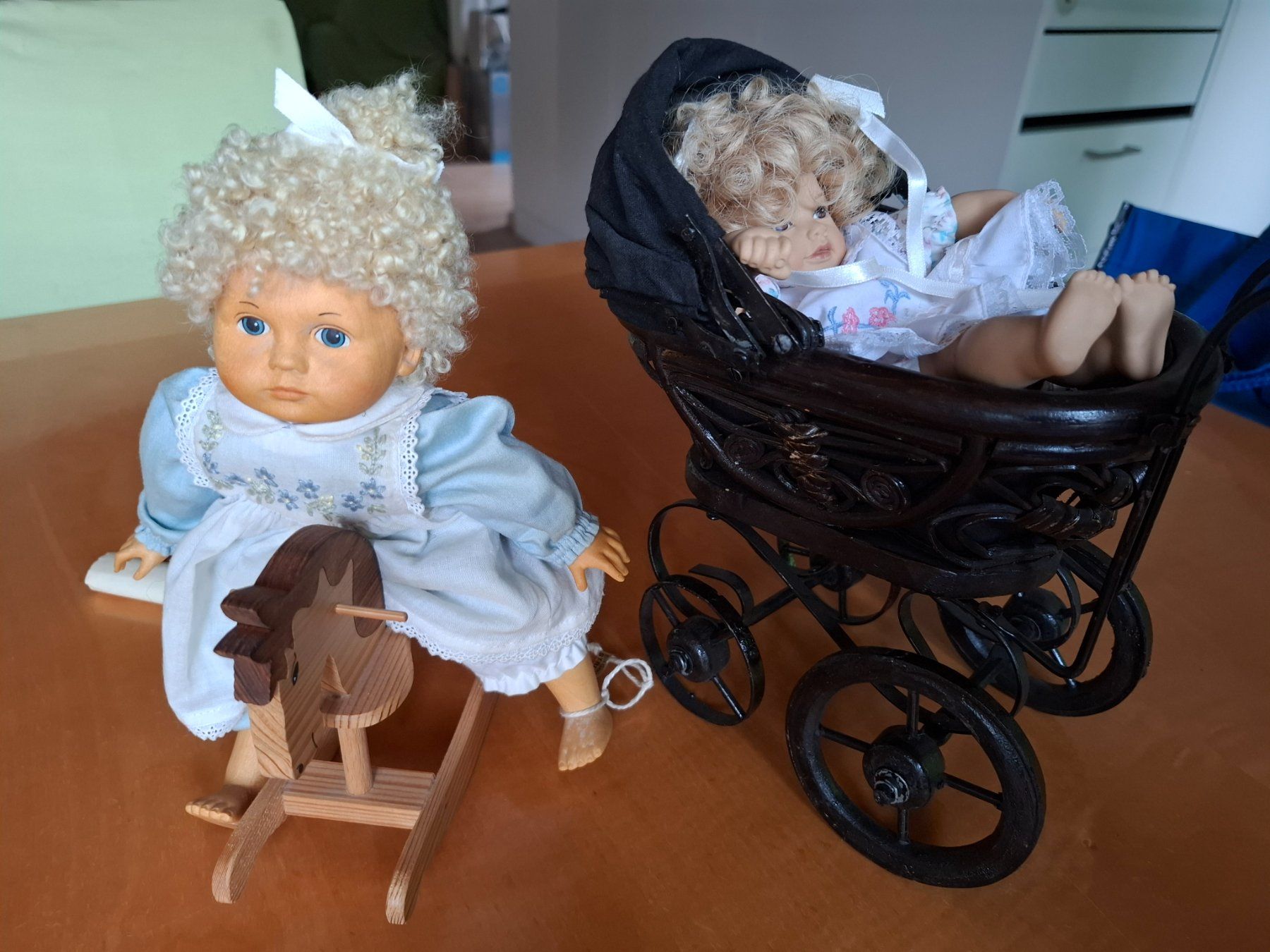 Bambole: 2 Puppen inkl. Wagen – Usato da Ottikon b.Kemptth. venduto da sar_x5mr