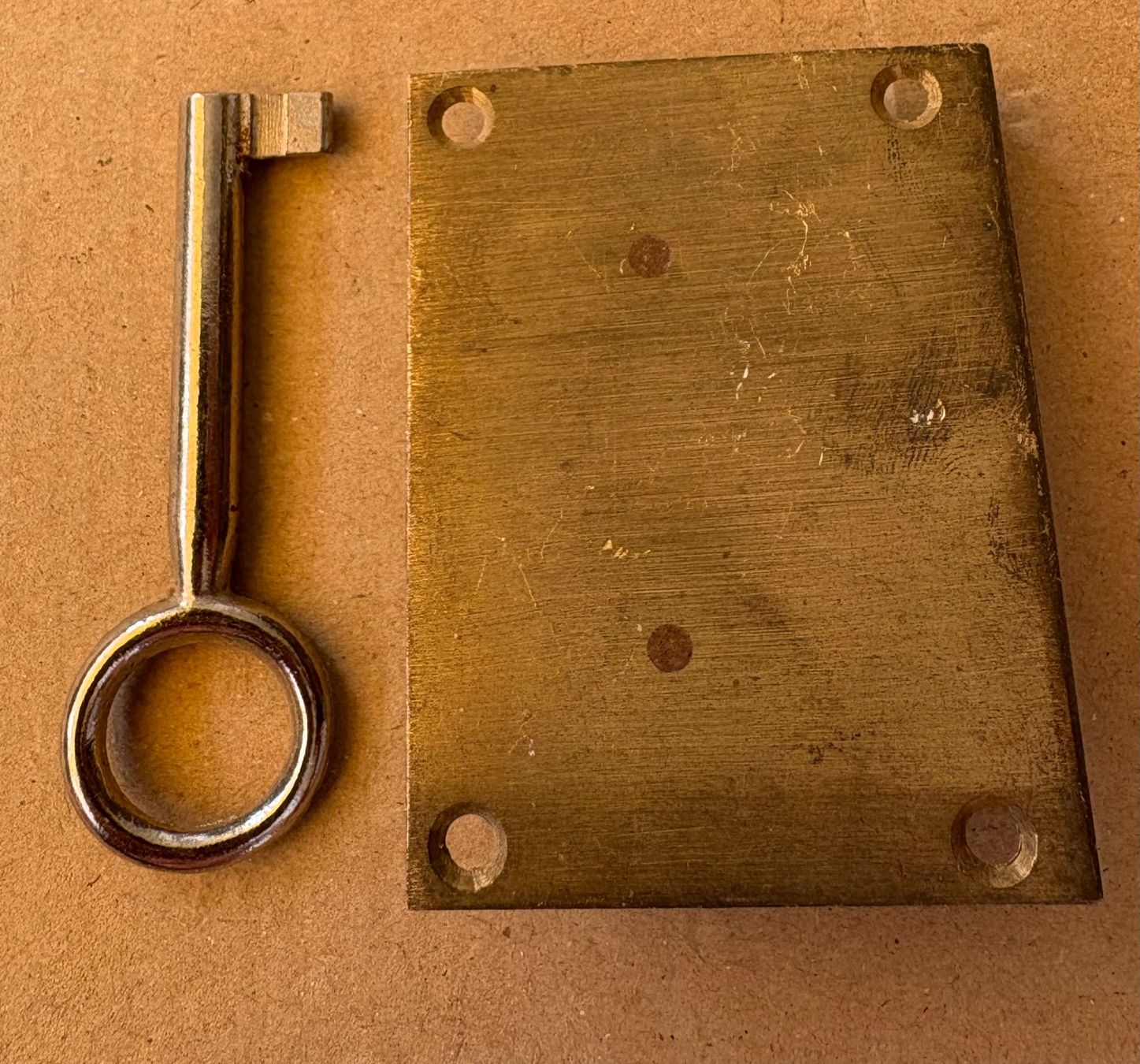 Cadenas: VINTAGE SCHLOSS MIT SCHLÜSSEL – D'occasion à Ostermundigen par wini63 1