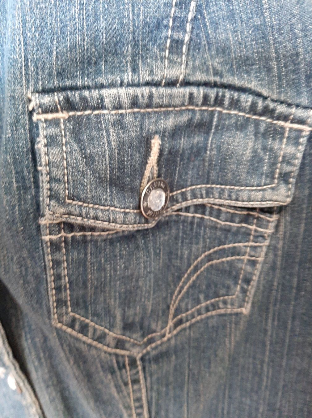 Jacken: Gut erhaltene Jeansjacke  – Gebraucht aus Hochdorf von Amazone0 2