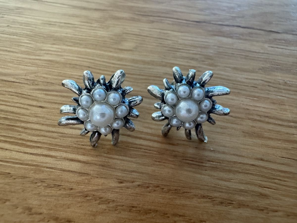 Orecchini pendenti & Orecchini a lobo: Ohrstecker / Ohrring Edelweiss – Usato da Winkel venduto da Schorley