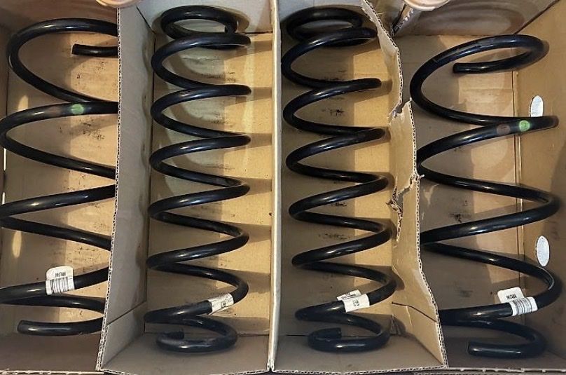 Skoda Tutti pezzi di ricambio auto: 4x originale Skoda Octavia Federn – Usato da Wattwil venduto da M.Sussenbach1