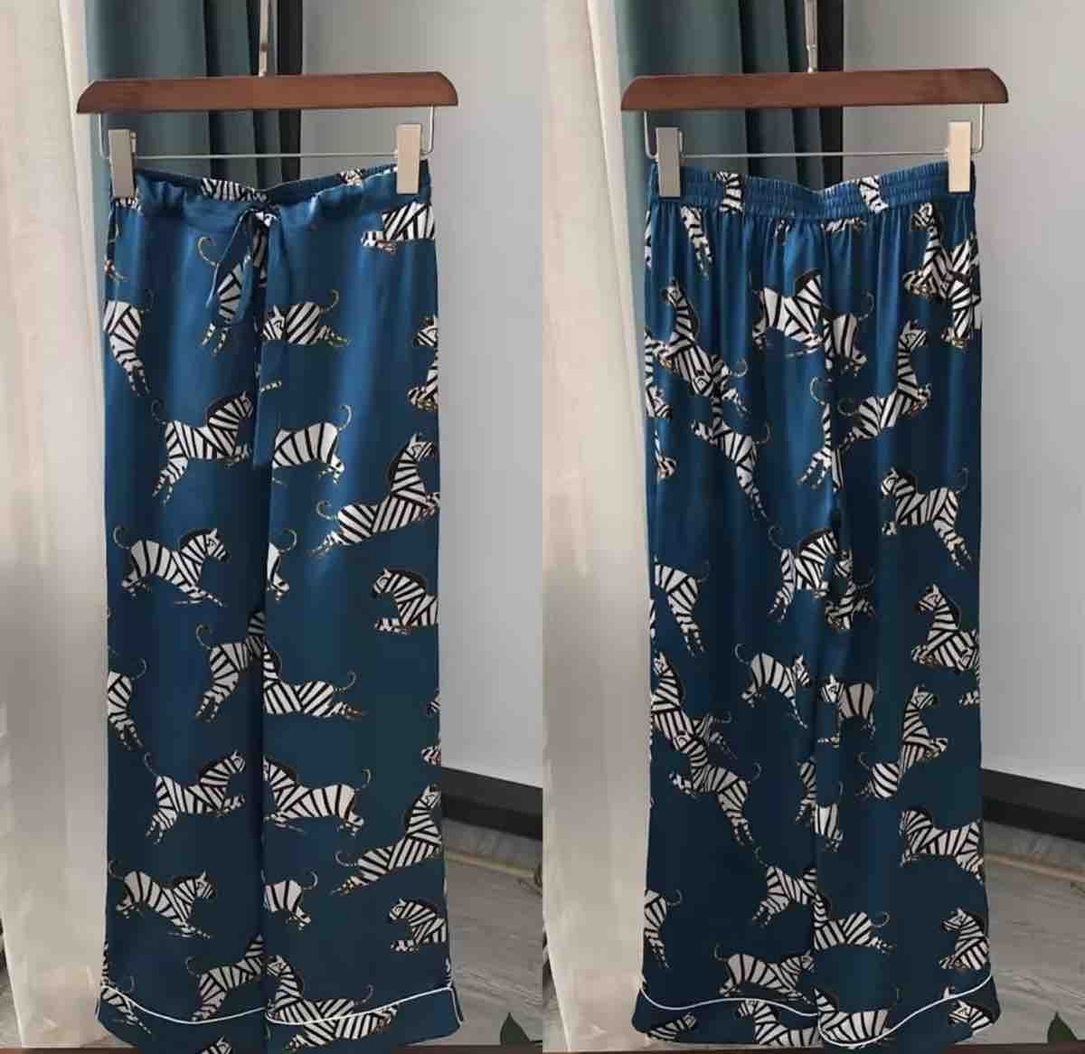 Negligees & Pigiami: Silk Pajama Set Blue Zebra Print – Nuovo (secondo la descrizione) da Nyon venduto da Avido_Dollars 1