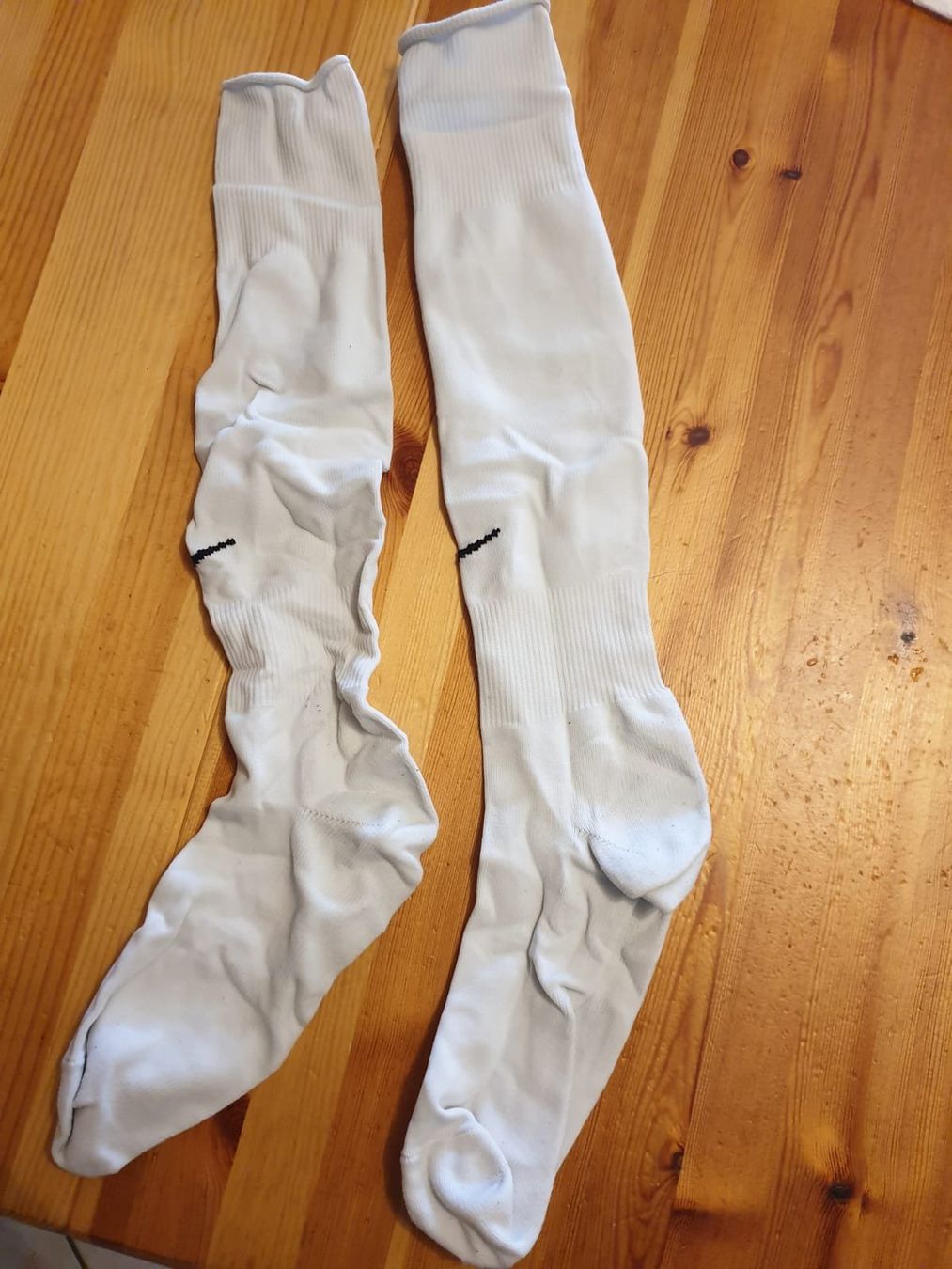 Scarpe da uomo: Chaussures de foot, protèges tibia et chaussettes – Usato da Vuisternens-Romont venduto da mag_k56f 3