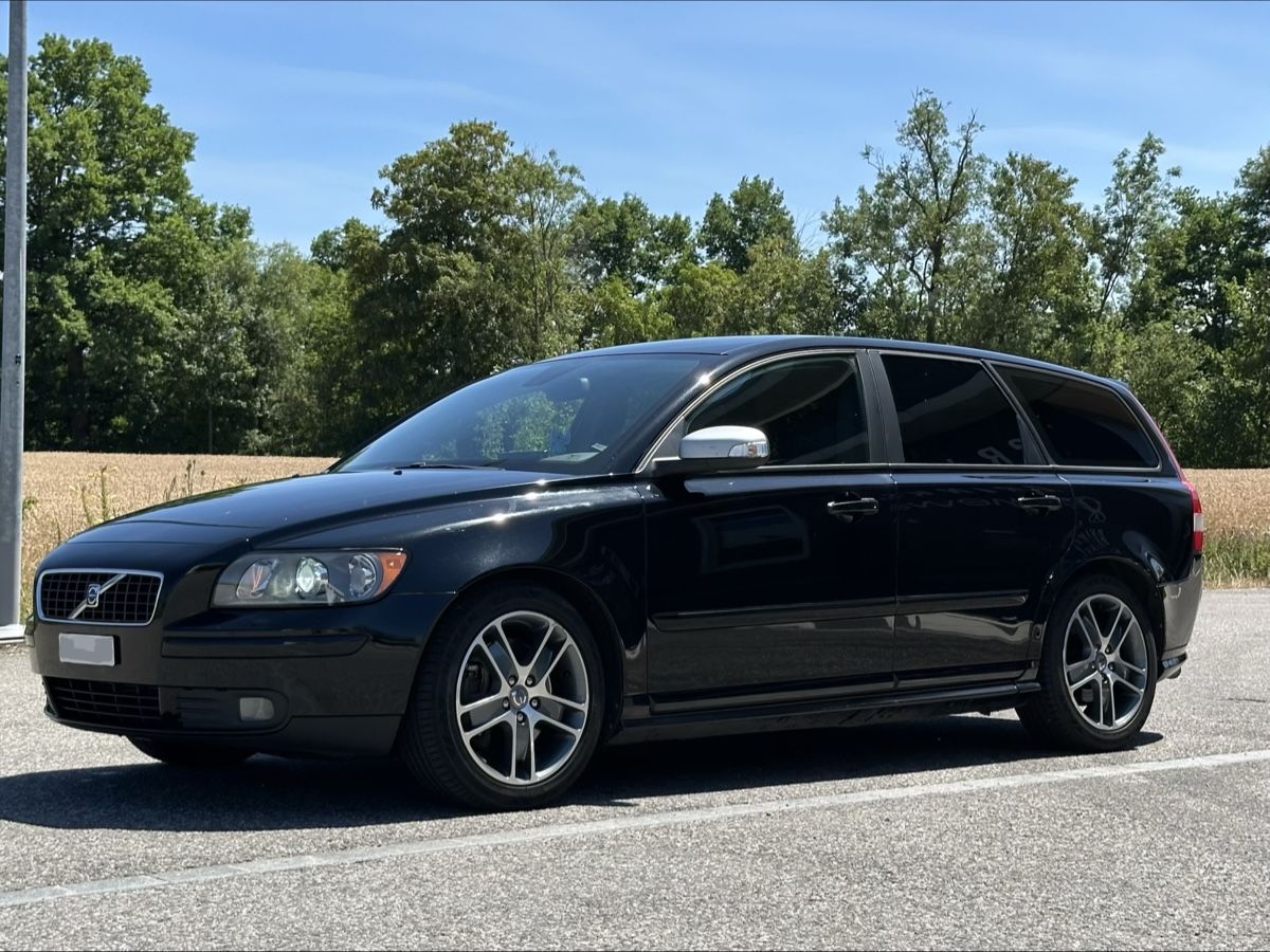 Volvo Automobili: Volvo V50 T5 - Stockholm – Usato da Sissach venduto da MaPug 1