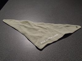 Kragen, grün Ton, Druckknopf, Aufdruck: Wild, Little & Free