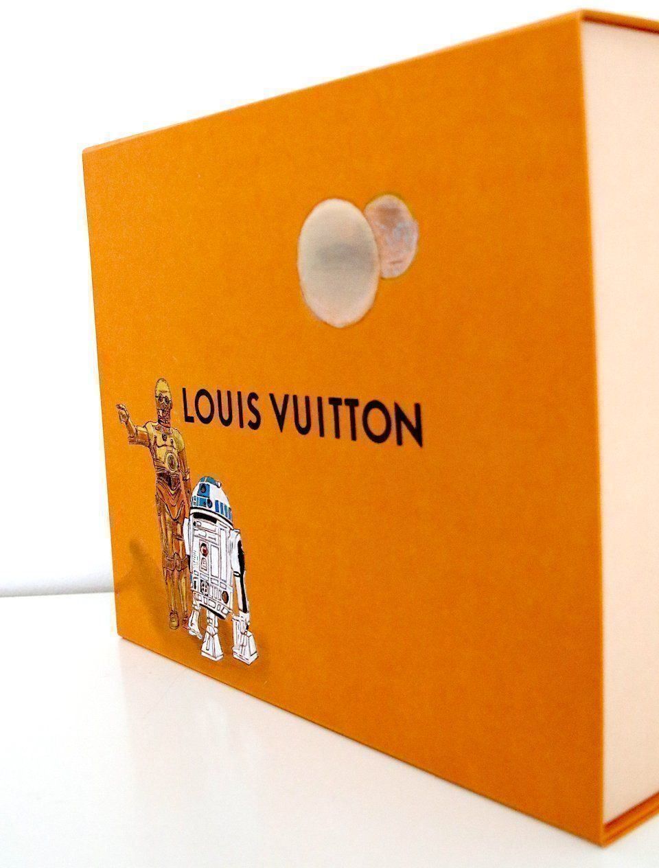 Louis Vuitton Altro in Decorazioni & Accessori: R2-D2 & C-3PO on Louise Vuitton Box – Usato da Zürich venduto da ZurichFee 2