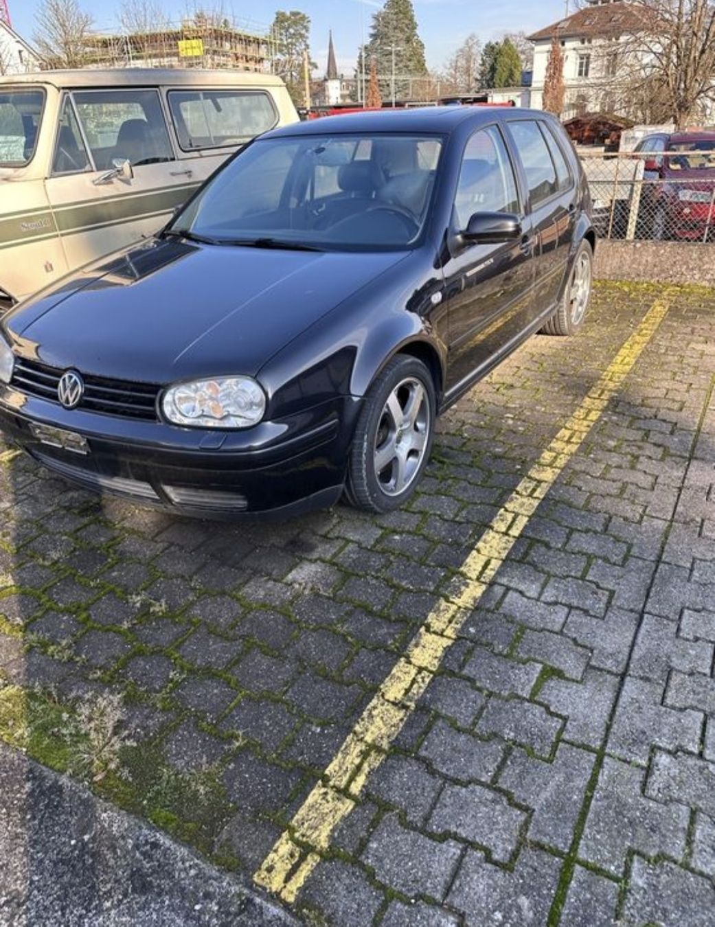 VW Automobili: Vw Golf 4 2.3 Automat – Usato da St gallen venduto da tas_2vw5