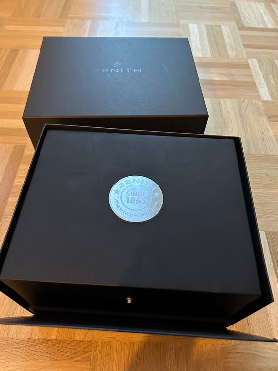 XC95216-10PQG160C AMD | Circuits intégrés