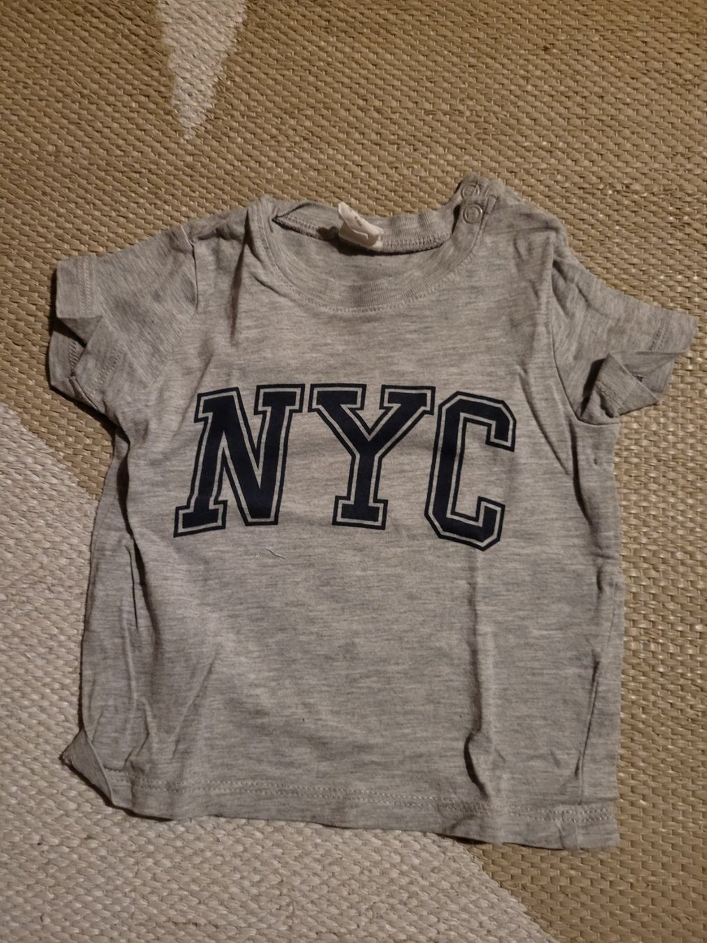 Camicie, Top & T-shirt: T-Shirt gr. 68 – Usato da Inwil venduto da Flower2325