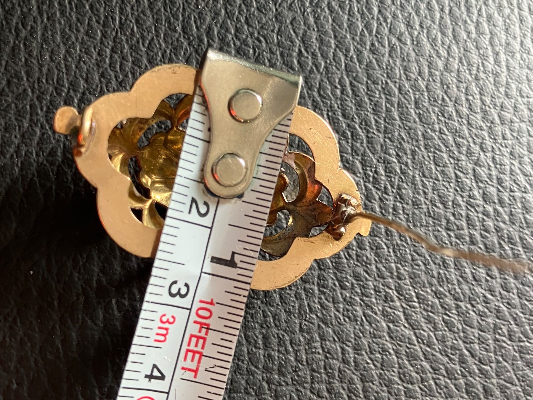 Spille & Fermagli: Broche vintage dorée avec rubis - Élégance intemporelle – Usato da Peseux venduto da Chimon59 2