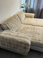 2 Sofas im Set – Beige, inkl. Kuscheldecken