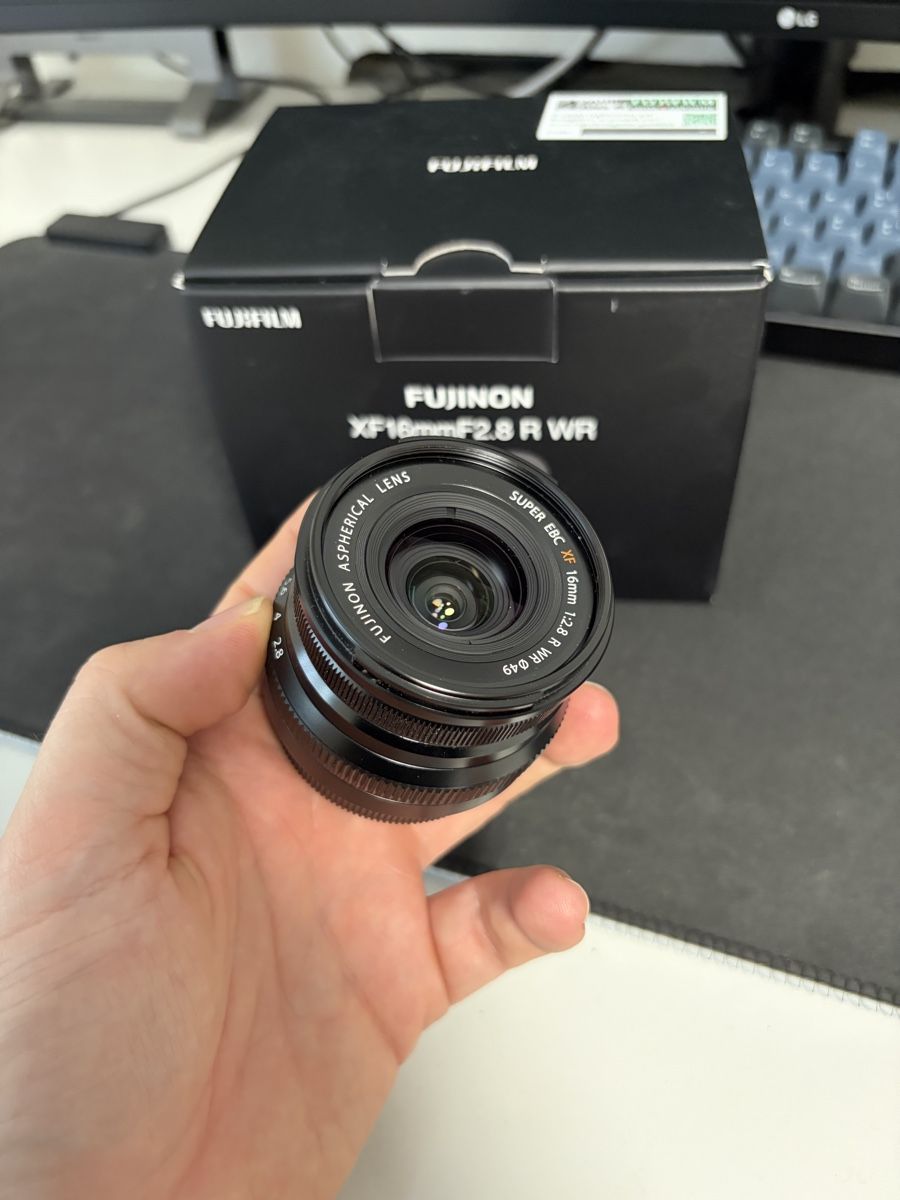 Fujifilm Obiettivi: Fujifilm XF 16mm f2.8 – Nuovo (secondo la descrizione) da St.Gallen venduto da budgettech 1