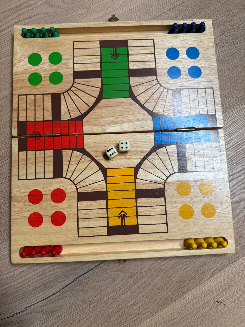 Jeux: Spiele-Set "Eile mit Weile - Holz" und "Backgammon" – D'occasion à Pfäffikon SZ par Curli 2