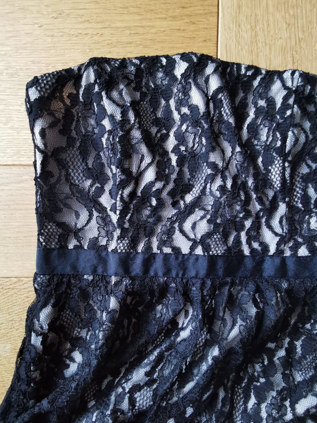 Vila Vestiti: Spitzenkleid schulterfrei Gr.S – Usato da Obergerlafingen venduto da Sigus 2