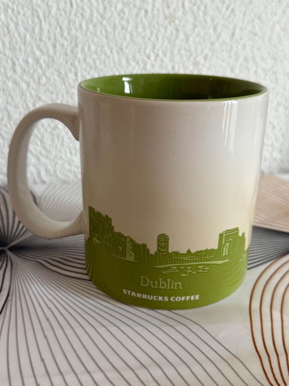 Starbucks Tassen: Starbucks Tasse Mug Becher - DUBLIN – Gebraucht aus Zürich von Dan_Hak 1